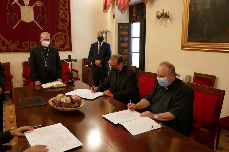 Jura y profesión de fe de tres nuevos vicarios episcopales // T. CORPAS