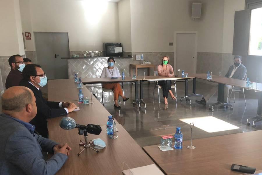 La Fundación Victoria recibe lo recaudado por la hermandad del Prendimiento