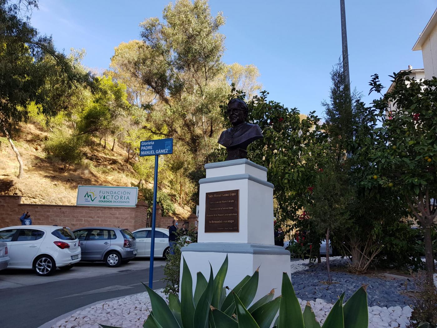 Inauguración del busto de D. Manuel Gámez en la glorieta que lleva su nombre en la subida al Monte Calvario
