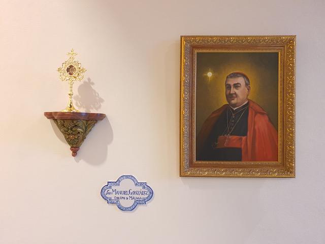 Cuadro y reliquia de San Manuel González en la parroquia de Algarrobo