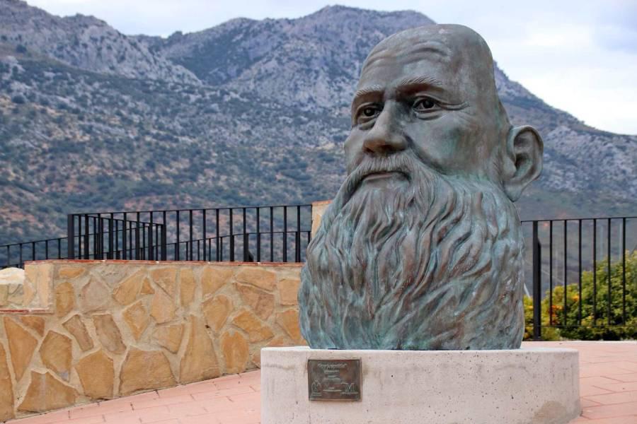 Escultura de Fray Leopoldo en Alpandeire// Karl Smallman