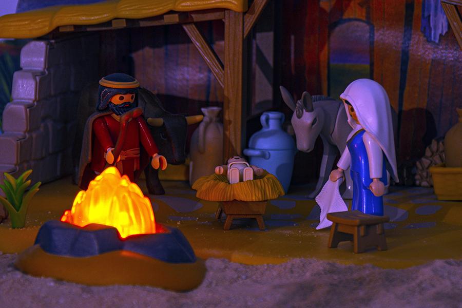 Belén Clicktiano en la parroquia Sagrada Familia, en Málaga