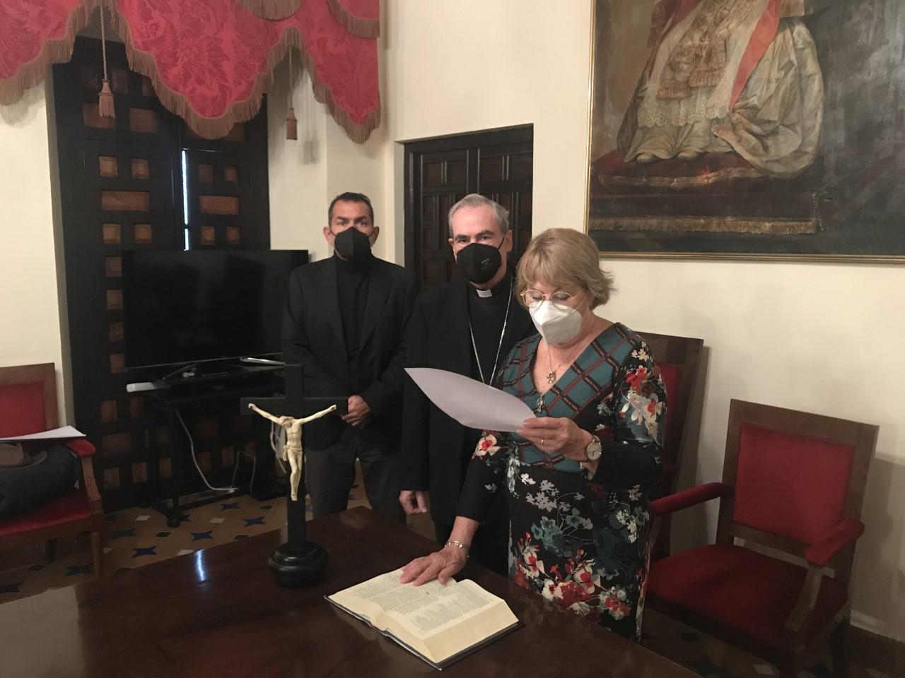 Jura y profesión de fe católica de las comisiones históricas de las siervas de Dios Laura Aguirre y Madre Socorro Astorga Liceras.