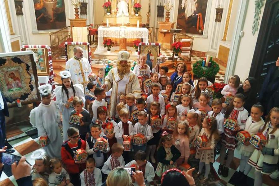 San Nicolás visita la parroquia de Santa Rosa de Lima