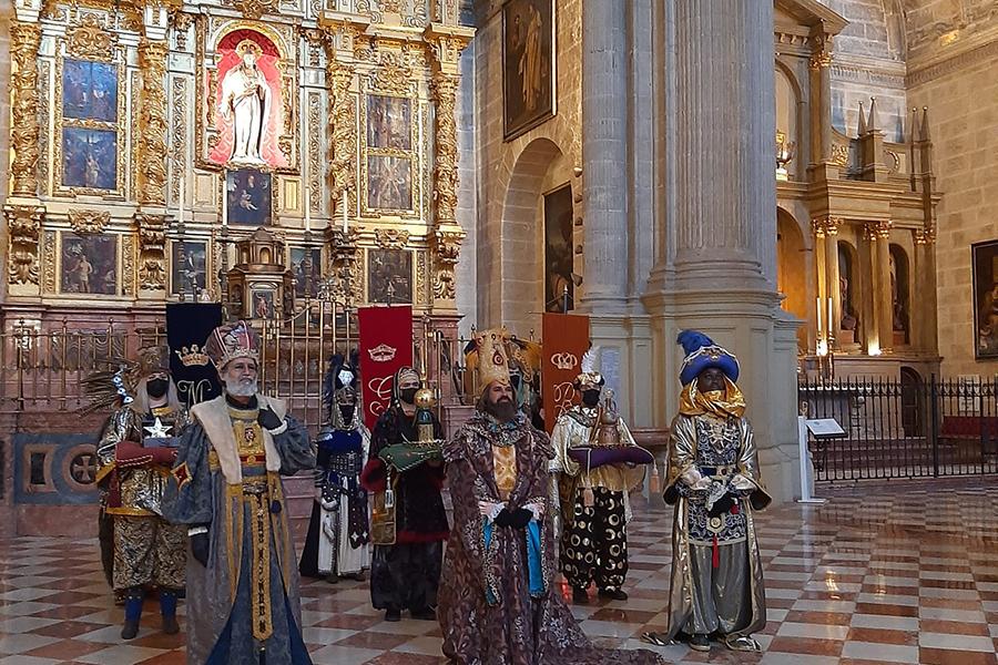 Los Sabios de Oriente hacen escala en la Catedral de Málaga