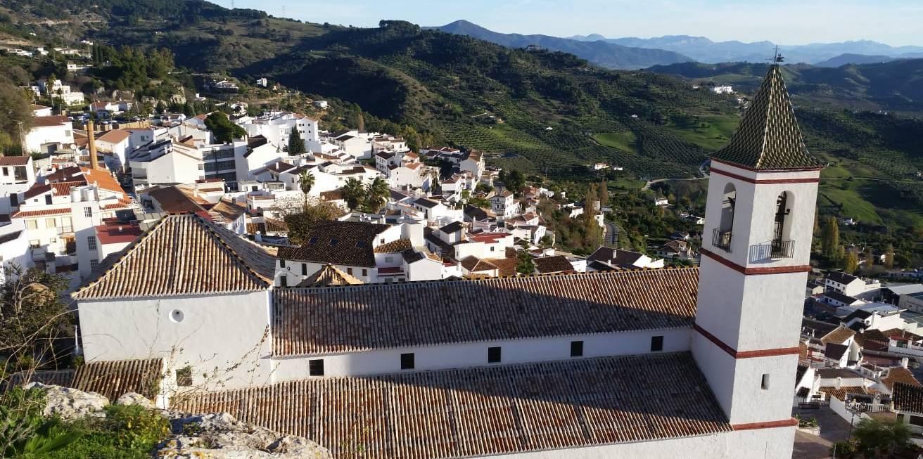 Parroquia de Santiago Apóstol desde el castillo// Pilar Del Río López