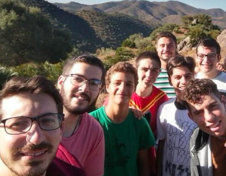 Ismael (1º detrás), Miguel Ángel y Miguel (1º y 2º delante) junto a otros seminaristas menores y formadores