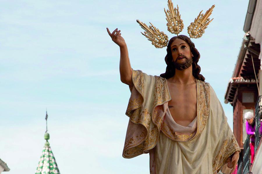SOMOS CRIATURAS NUEVAS, NACIDAS Y RENACIDAS, por Cristina Vera. Comentario al Evangelio del Sábado Santo (Vigilia Pascual)