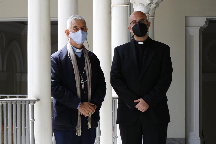 Kike Figaredo SJ con el vicario general de la Diócesis de Málaga, Antonio Coronado / L. MEDINA