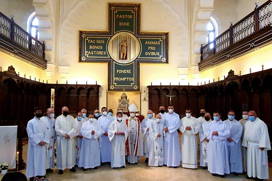 Nueve aspirantes caminan hacia el Diaconado Permanente