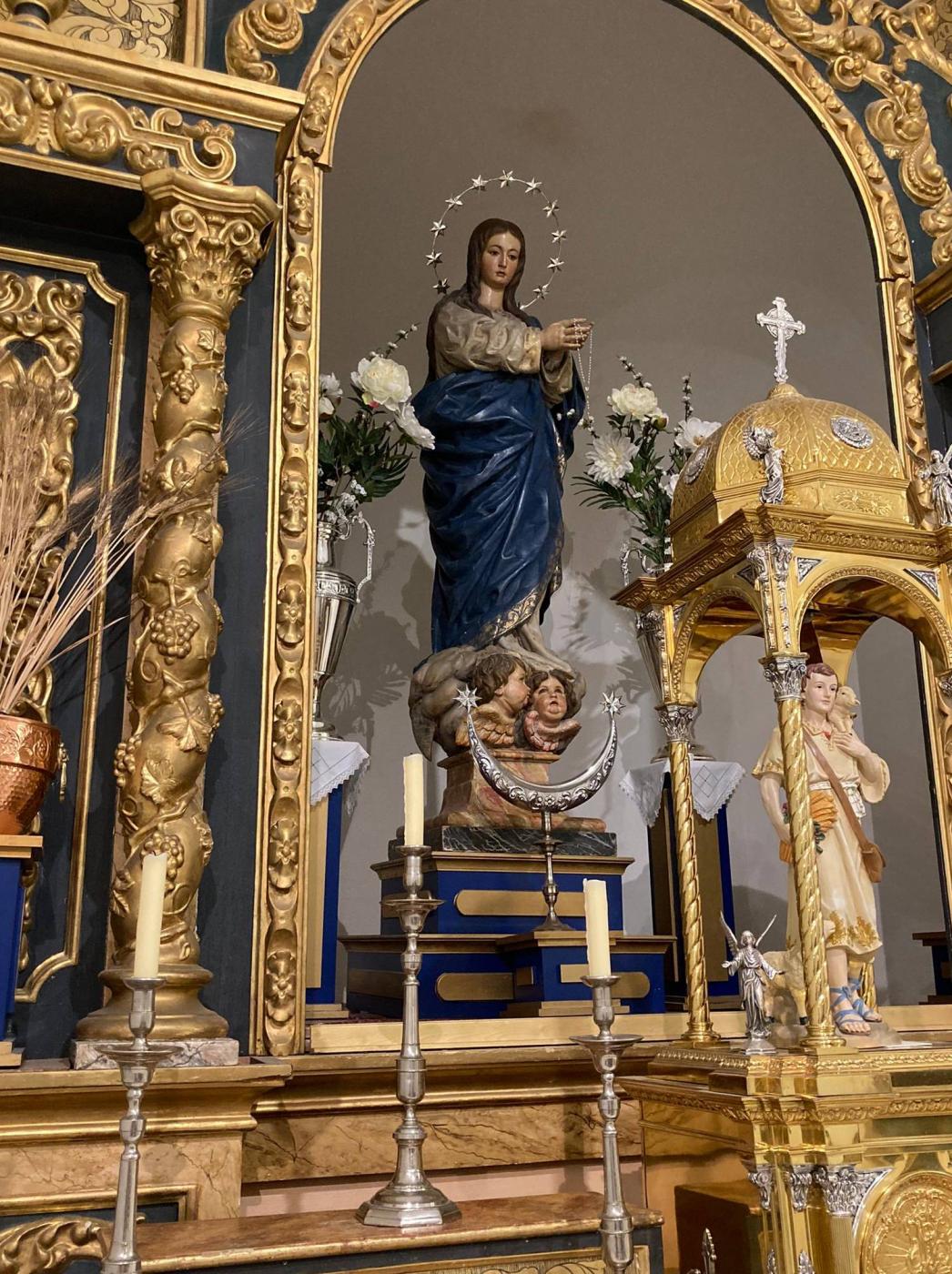 La capilla del sagrario conserva una talla de la Inmaculada de la escuela de Alonso Cano