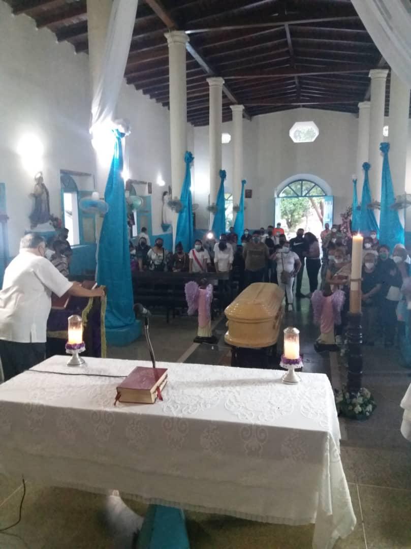 Misa funeral por el sacerdote Manuel Lozano, en Caicara del Orinoco