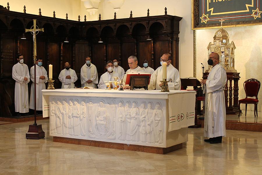 Misa en memoria del sacerdote Manuel Lozano // D. GUTIÉRREZ