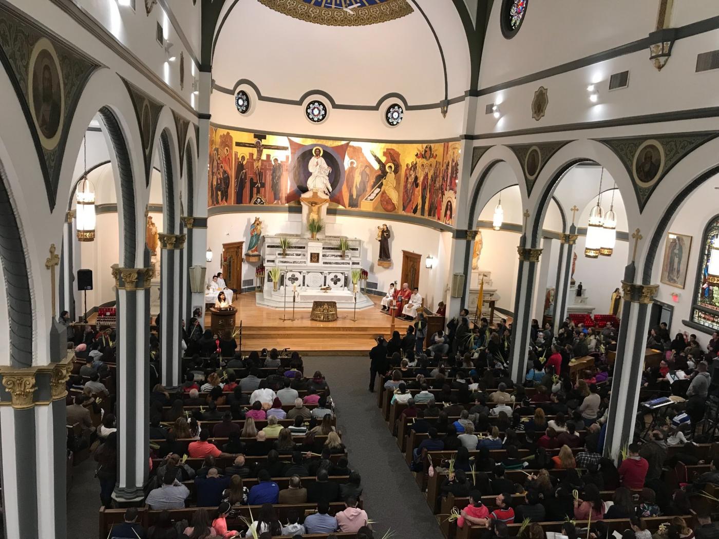 Óscar Martín en la parroquia de San Antonio de Padua (Diócesis de Newark, EEUU)
