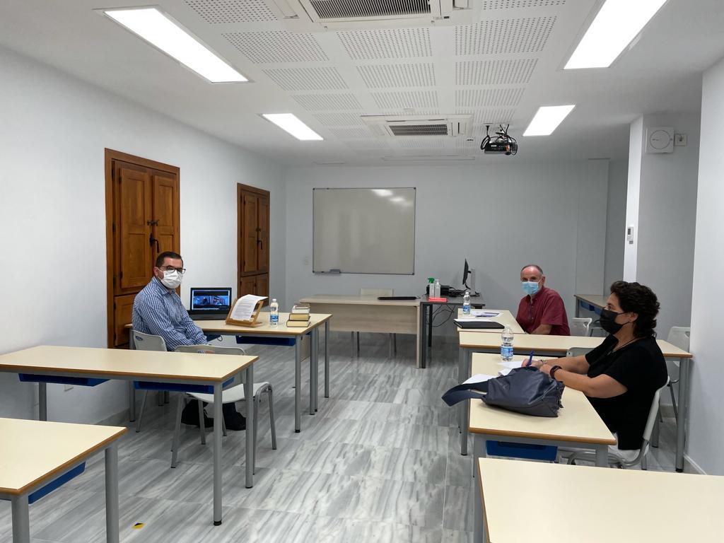 Rafael López durante el examen de Síntesis Teológica // E. LLAMAS