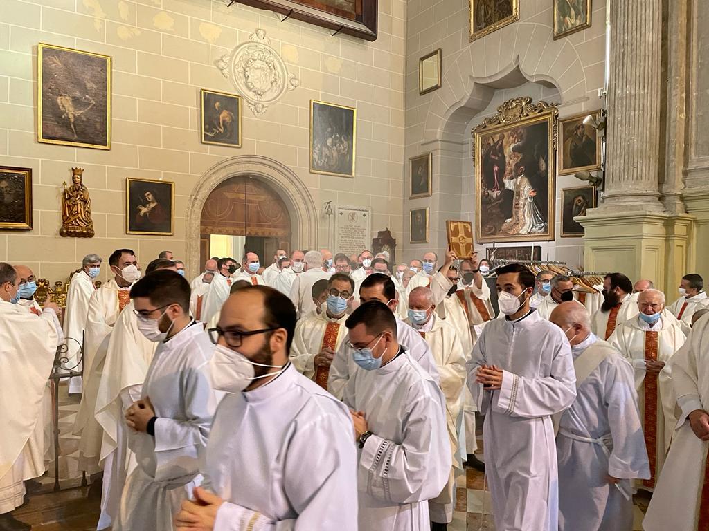 Ordenación diaconal de Aaron Benzaquen, Santiago Bremermann, Eduardo Muñoz, Rafael López y Juan Manuel Caracuel // E. LLAMAS