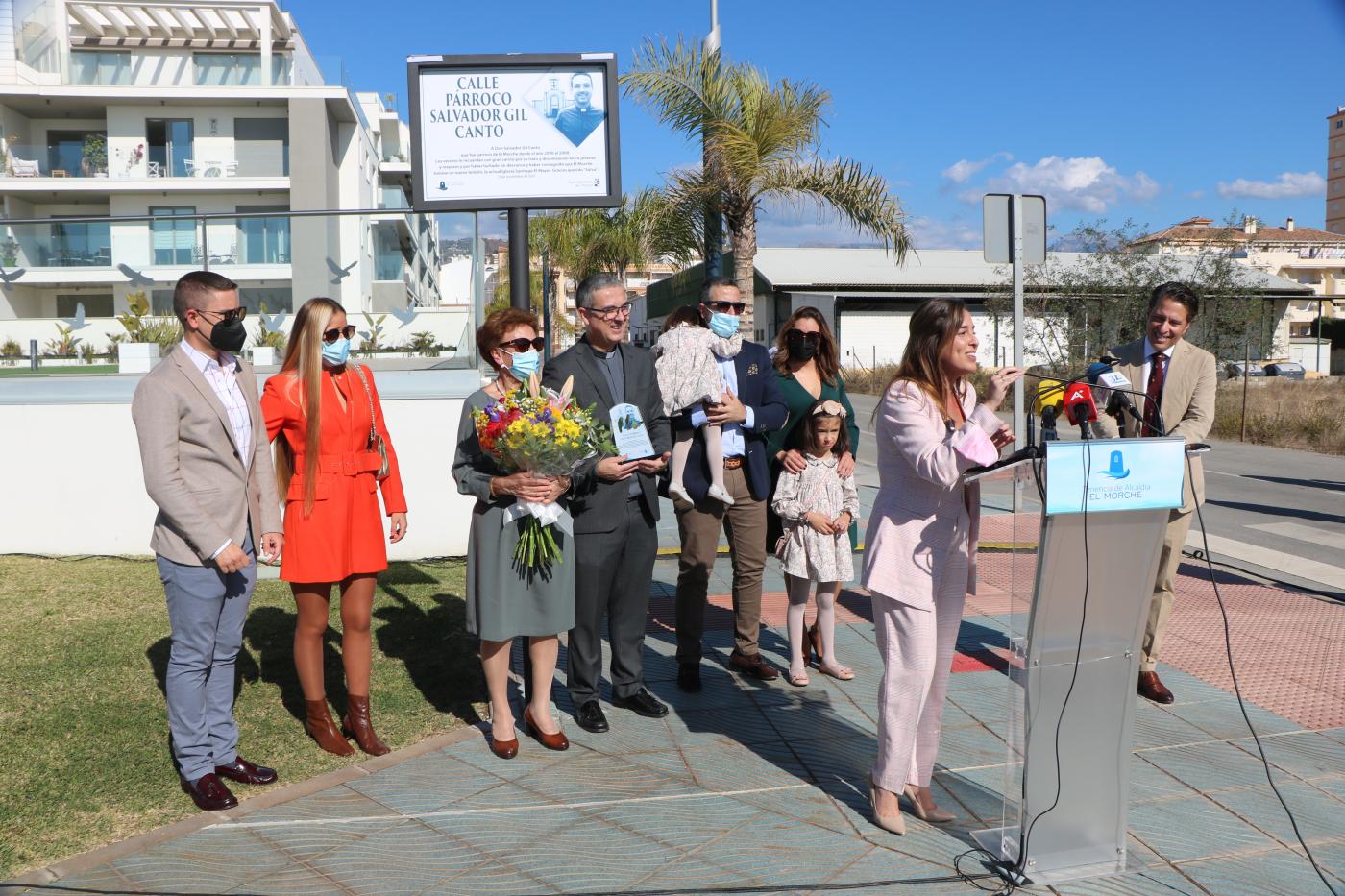 «Esta calle es para todos vosotros, queridos feligreses y vecinos»