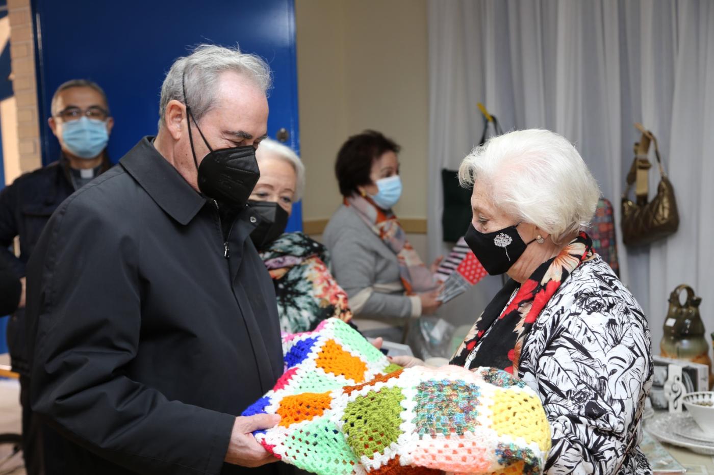 D. Jesús Catalá durante la Visita Pastoral a la parroquia de Santa María de la Amargura // N. CARO