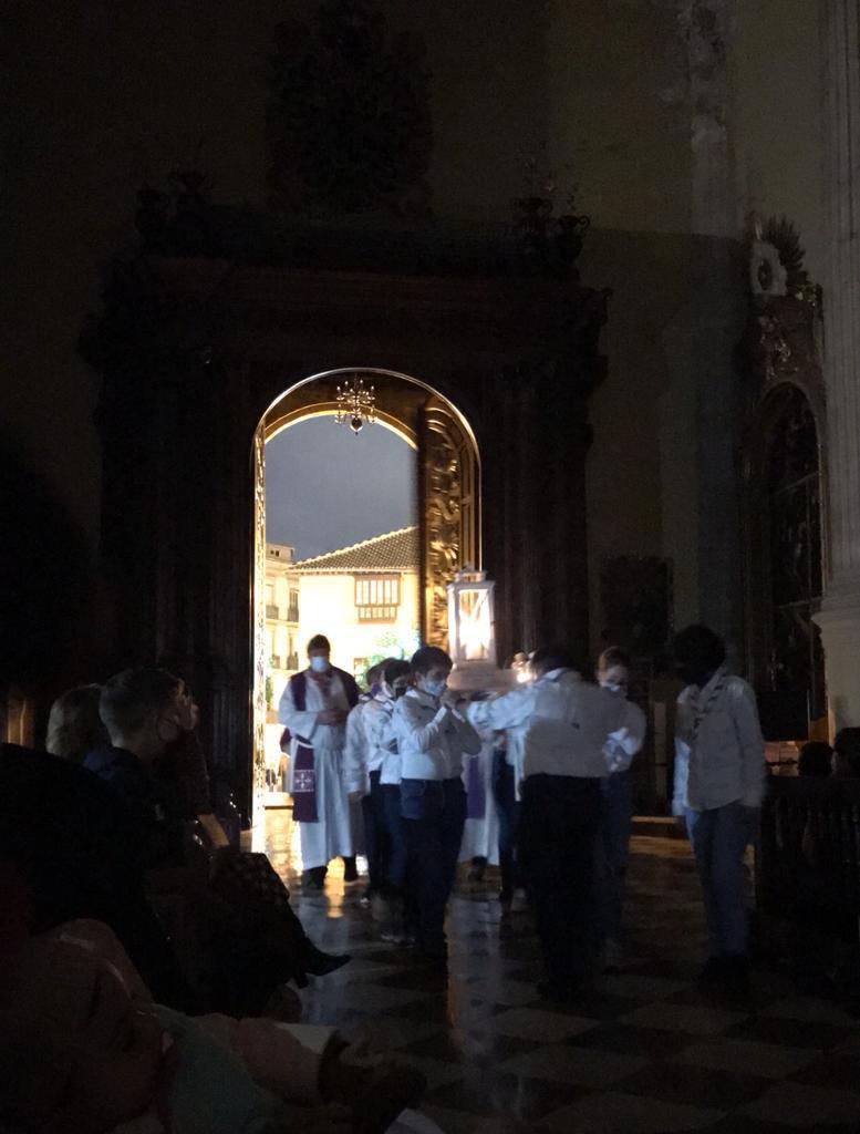 Ceremonia de entrega de la Luz de la Paz de Belén en la Catedral de Málaga