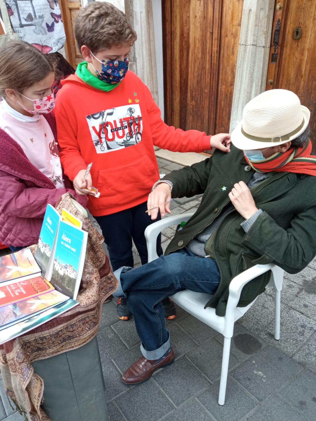 Los niños de Torremolinos y Álora sembraron las calles con la alegría de la Navidad