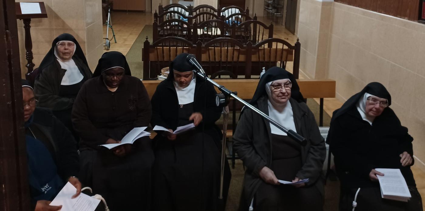 Oración en el Santo Cristo del Calvario de Marbella