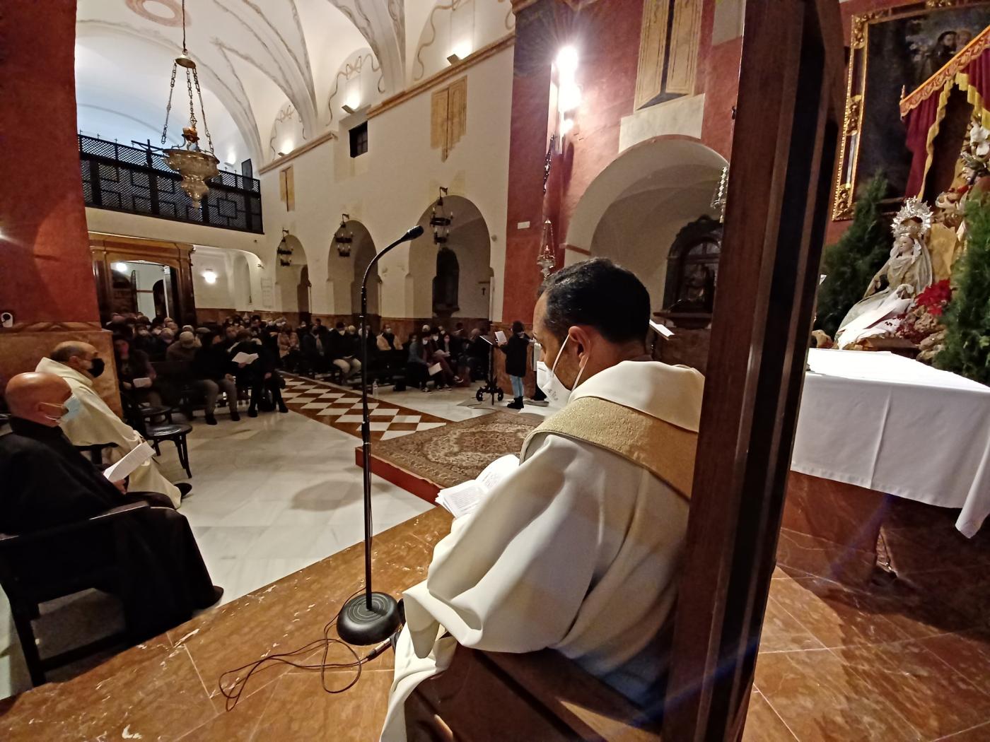 Oración en el Santo Cristo del Calvario de Marbella