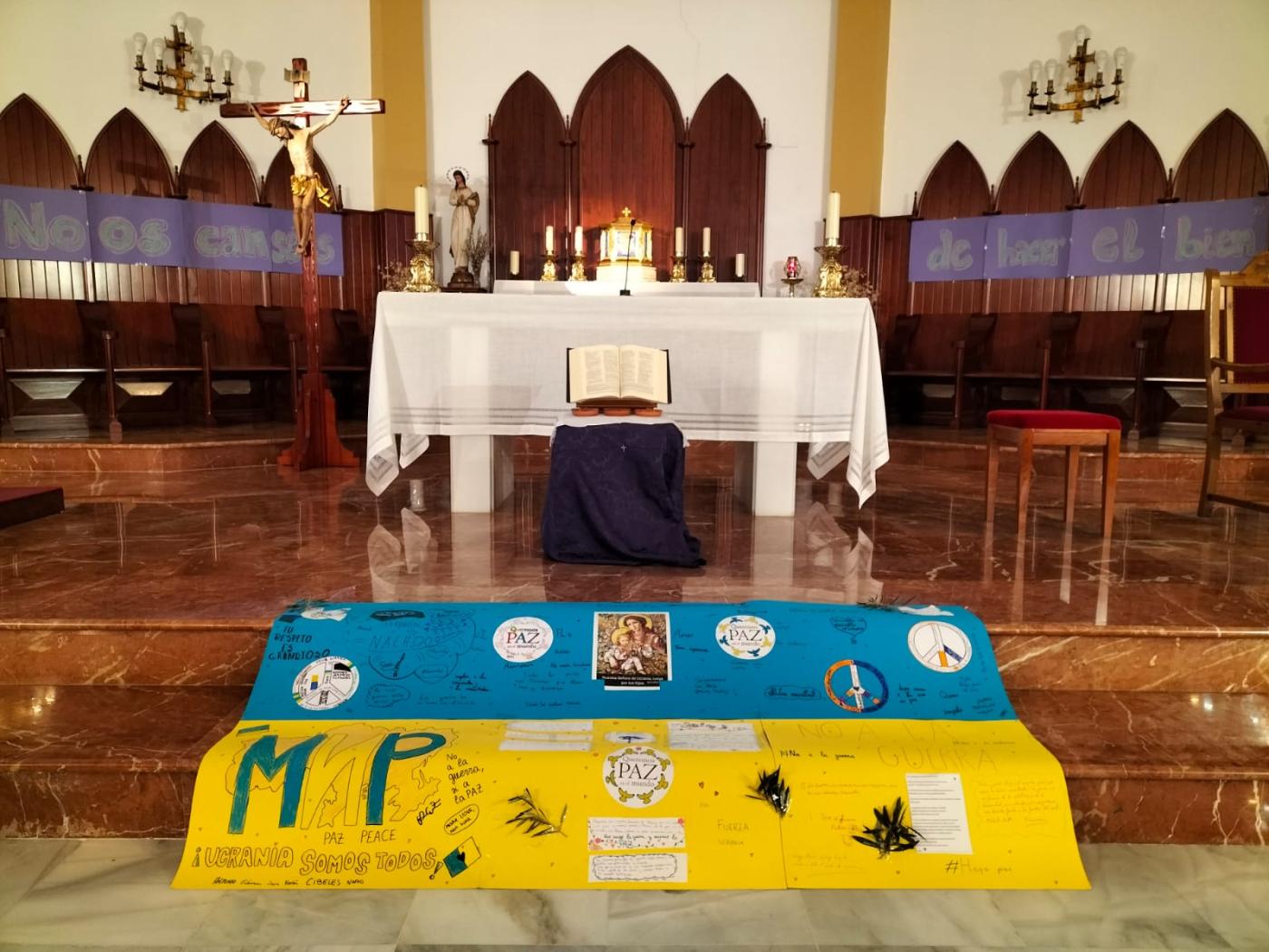 Igualeja, Benagalbón, Marbella, Cristo Rey, Santa Inés y Mijas-Costa se unen en oración por el fin de la guerra en Ucrania