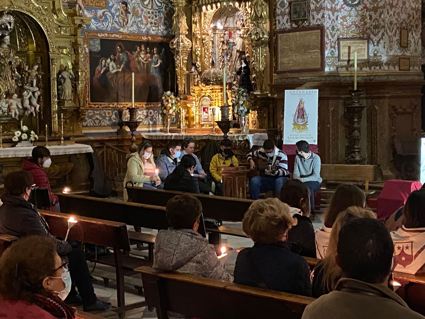 Vía Crucis por la Paz en Ucrania organizado por los jóvenes del arciprestazgo de Antequera