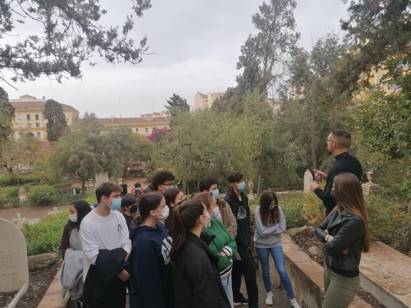 Estudiantes malagueños visitan a la Iglesia Evangélica y Anglicana de Málaga para avanzar en el camino ecuménico