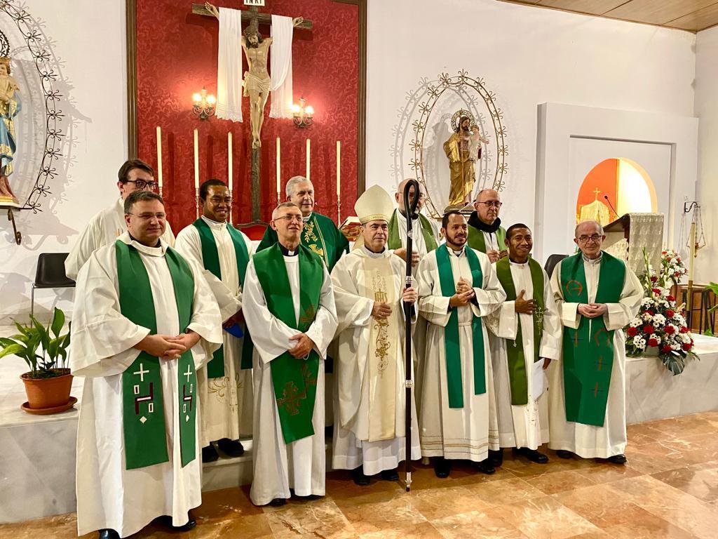 Don Jesús Catalá, en la celebración solemne de entrada de los vocacionistas a la parroquia de El Salvador de Antequera