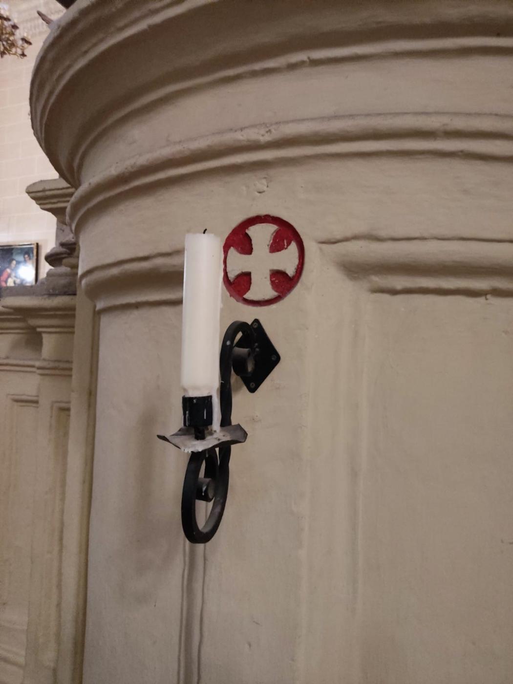 Cruces que conmemoran la consagración de la Catedral de Málaga el 31 de agosto de 1588