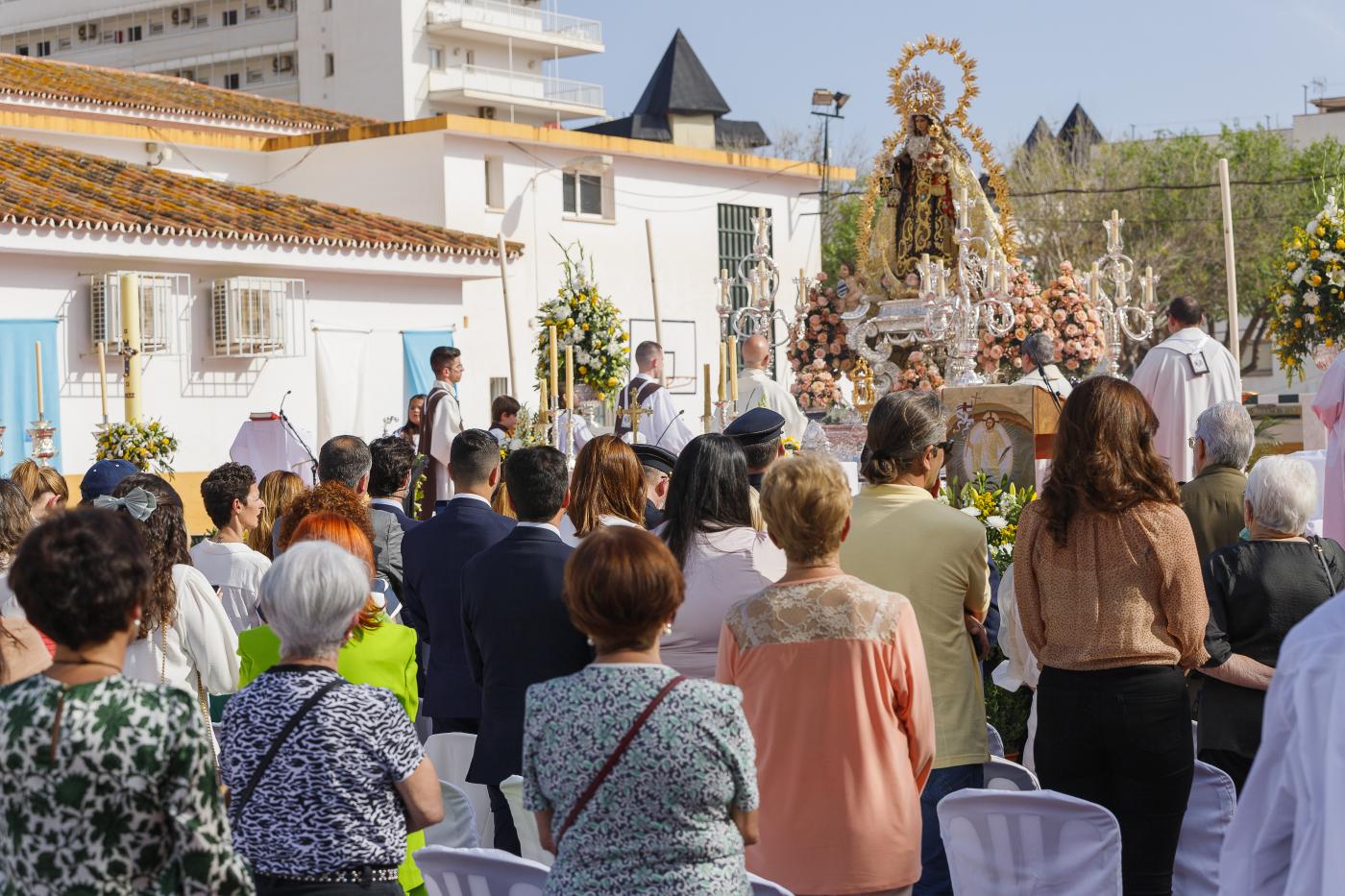 Manuel Díaz: «María nos acerca a quien lleva en los brazos, a Jesús»
