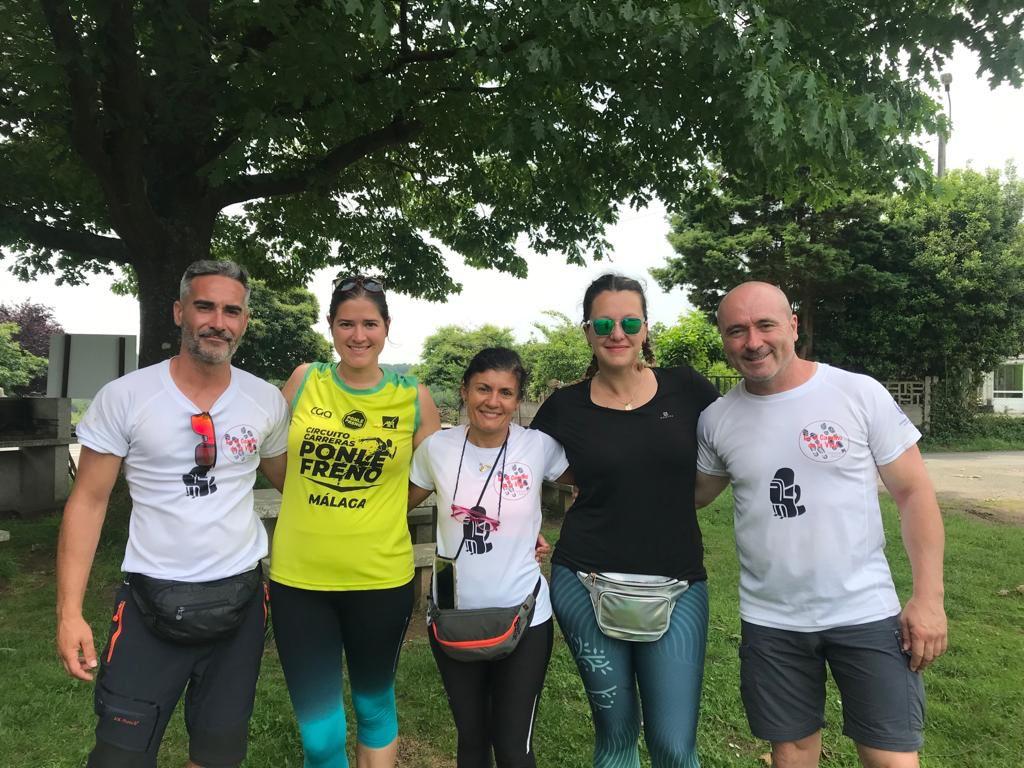 El Colegio San Manuel, Ildefonso y su hijo Álvaro y el joven bombero Javier Ramos, peregrinan hacia Santiago de Compostela