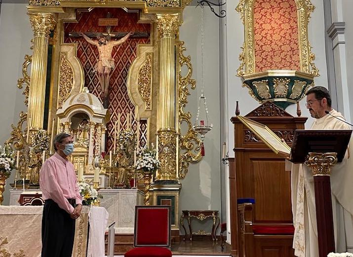 Entrega de la Medalla Pro Ecclesia Malacitana a Miguel Víctor Villar en la parroquia del Corpus Christi