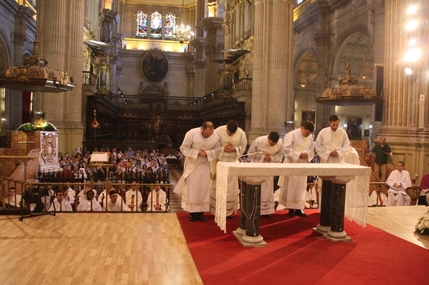 Ordenación de cinco nuevos sacerdotes // E. LLAMAS