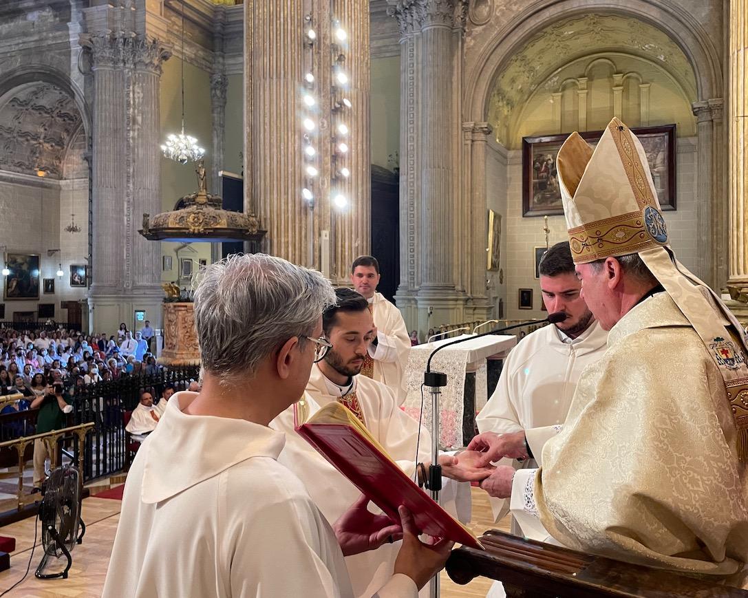 Ordenación de cinco nuevos sacerdotes // E. LLAMAS