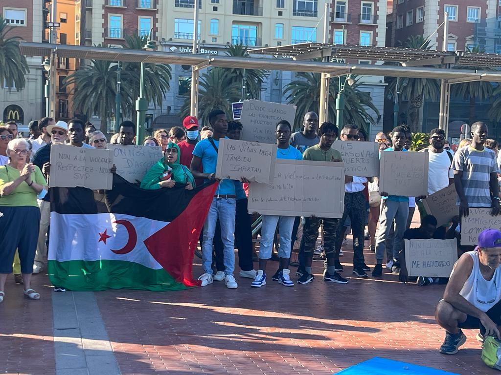 Cerca de 800 personas se manifiestan en Málaga por lo ocurrido en Melilla