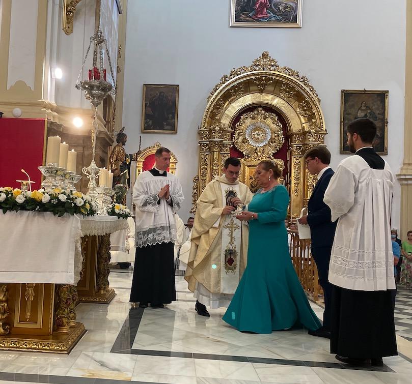 Primera Misa Solemne del neopresbítero Juan Manuel Caracuel en la parroquia de la Encarnación de Marbella // E. LLAMAS