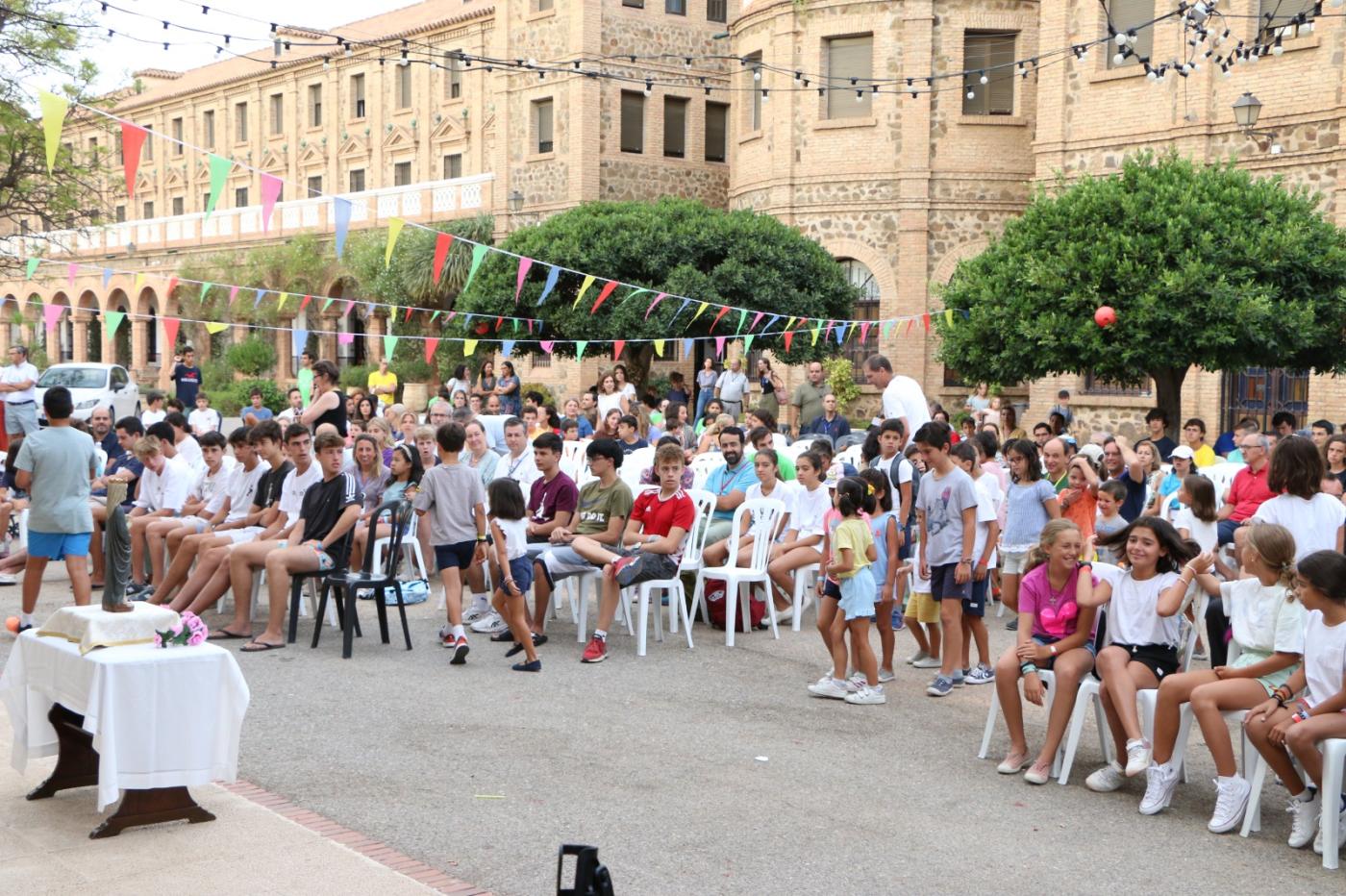 Durante una celebración delante de la capilla del Buen Pastor en el Seminario de Málaga