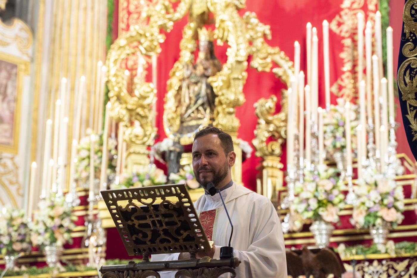 Salvador Aguilera, durante la novena // D. GONZÁLEZ