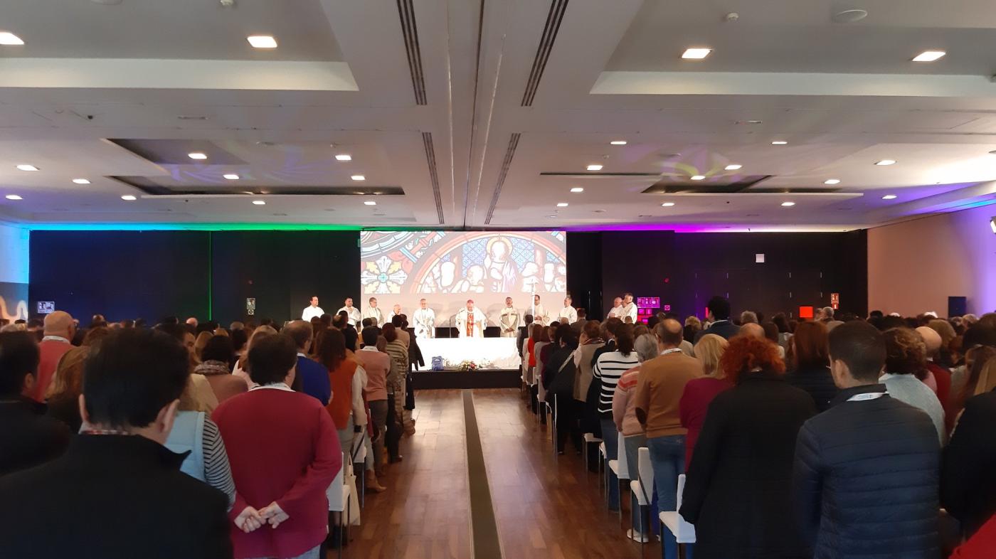 Profesores participantes durante la Eucaristía