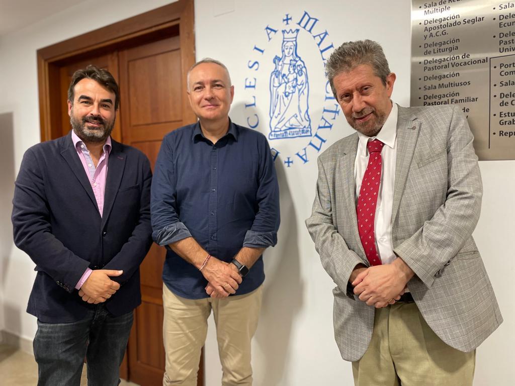 Las raíces históricas y religiosas de la palmera, el ciprés, el rosal y la azucena