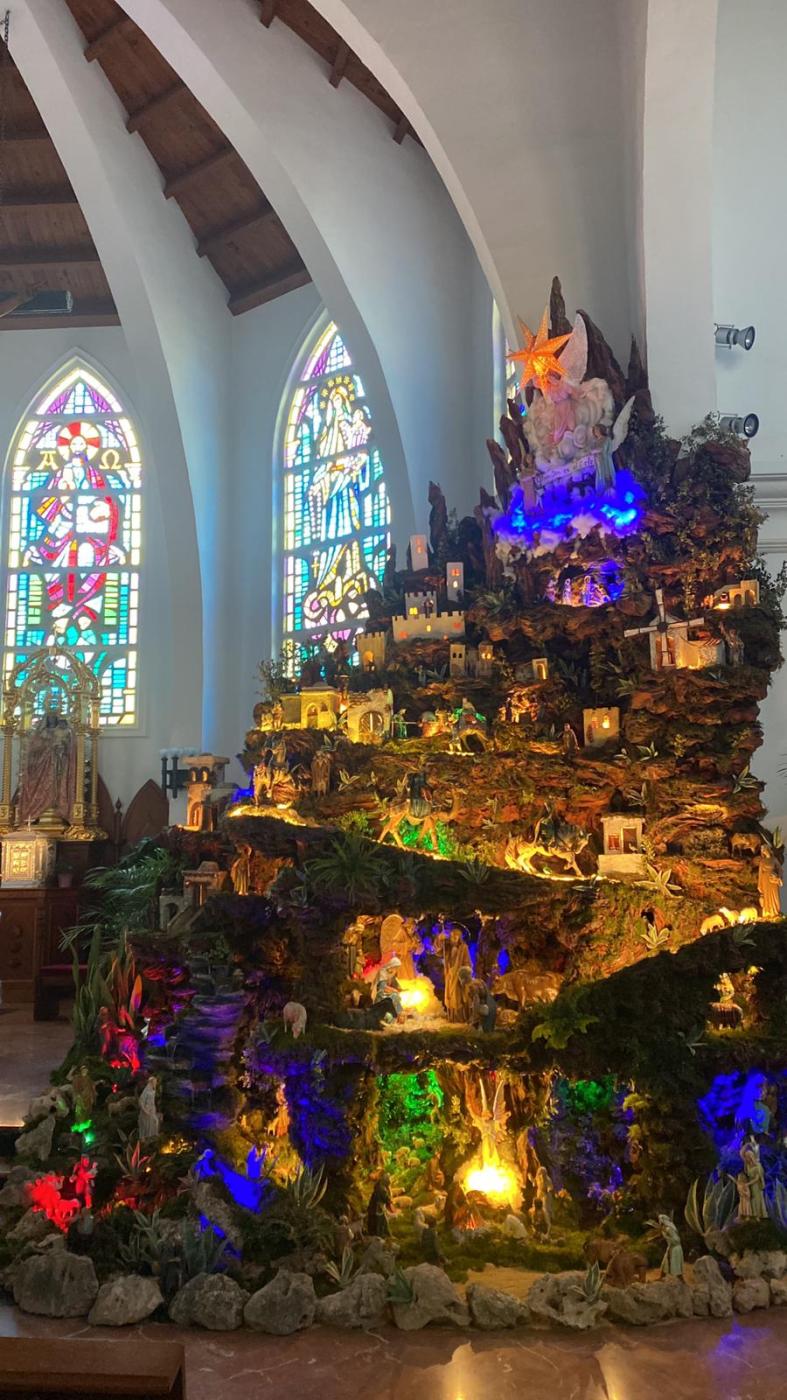 La parroquia de la Cala del Moral tiene un belén "de altura"