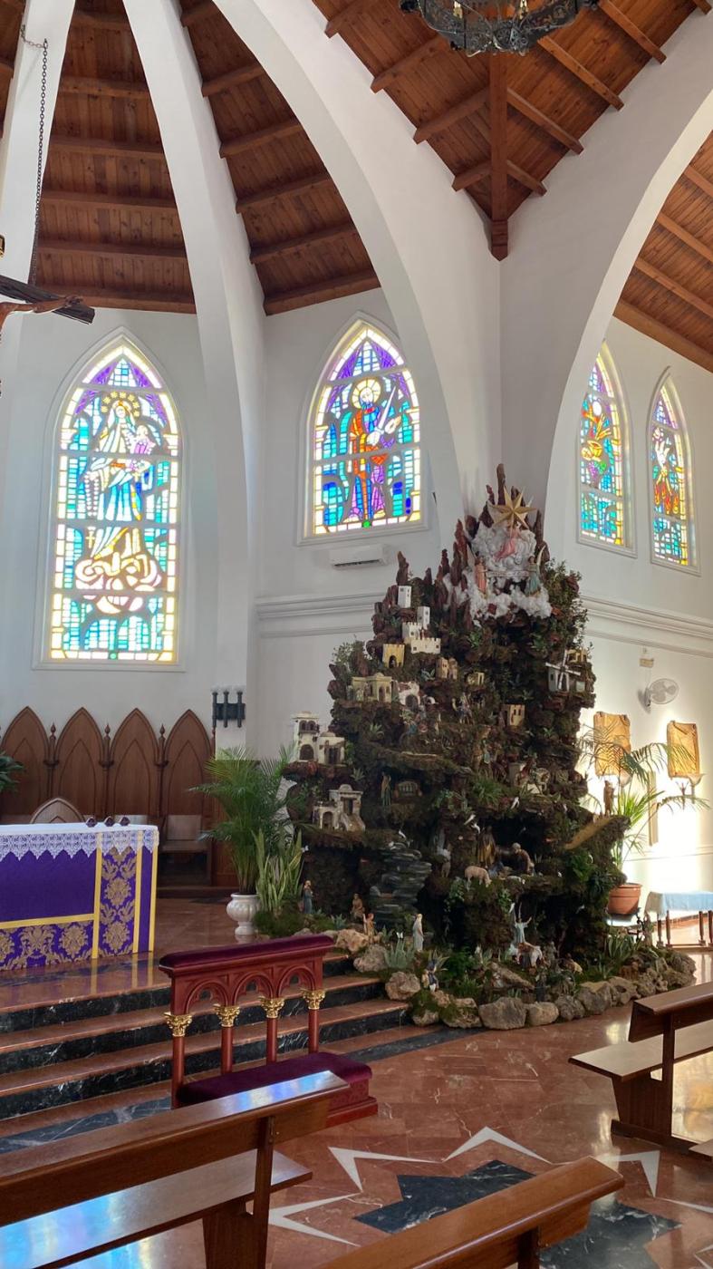 La parroquia de la Cala del Moral tiene un belén "de altura"