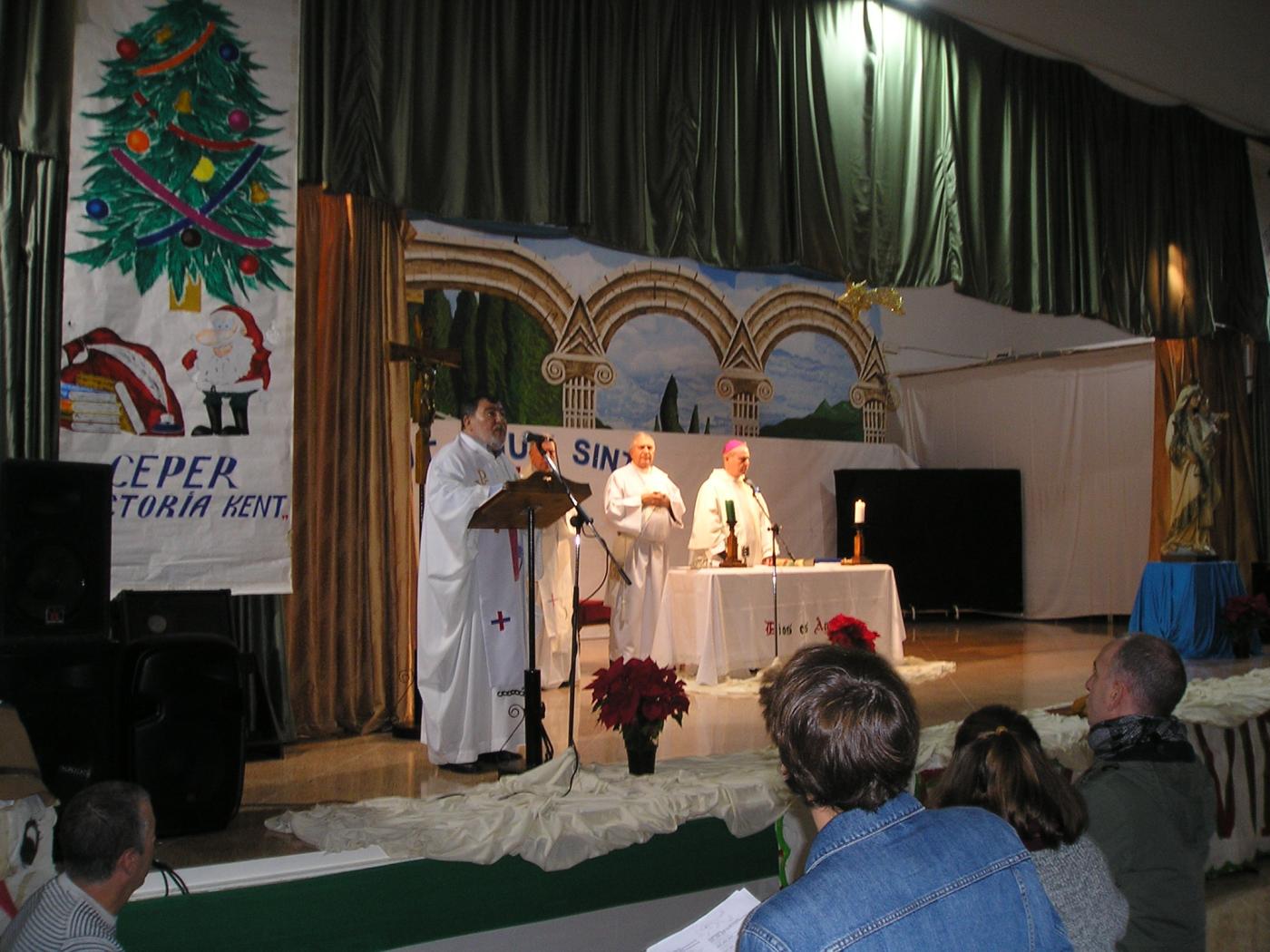 El obispo de Málaga compartió con los reclusos de Alhaurín el día de Nochebuena