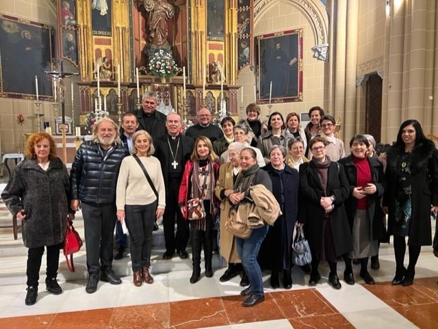 Misioneras de las Doctrinas Rurales junto al D. Jesús Catalá el día de la clausura