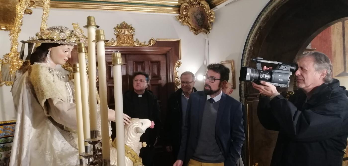 Divina Pastora en su camarín // A. MEDINA