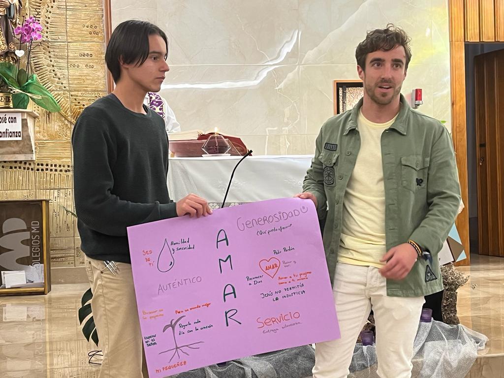 Los jóvenes subieron a la Montaña