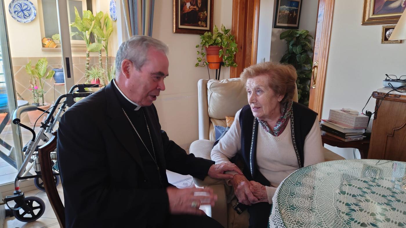 El Sr. Obispo visita la parroquia de El Salvador, en Nerja