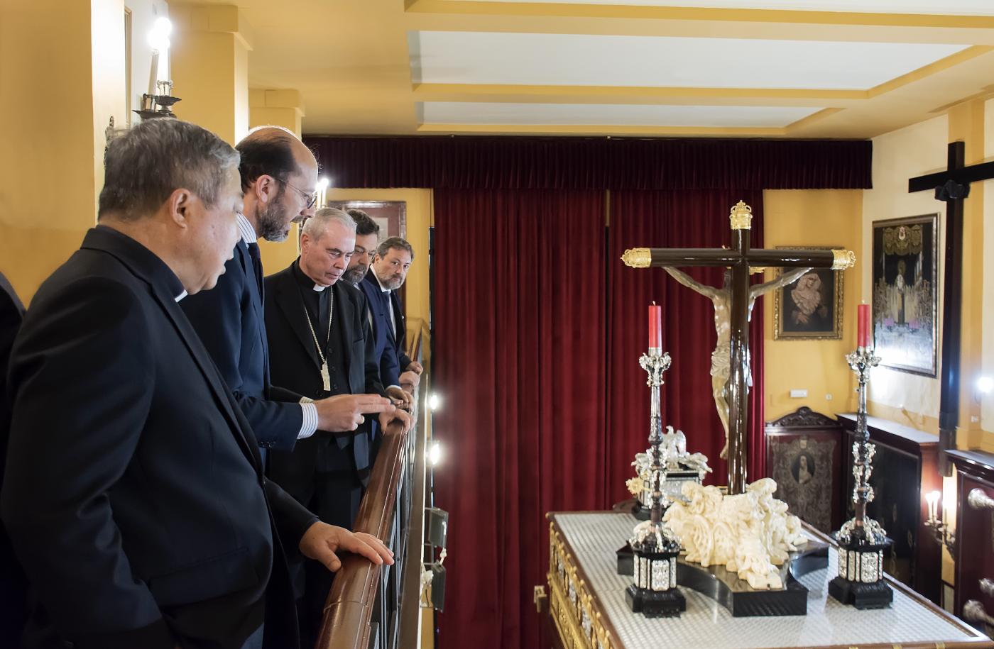 Visita del Nuncio, junto al Sr. Obispo, a la Casa Hermandad de la Expiración. FOTO: Alejandro Valle